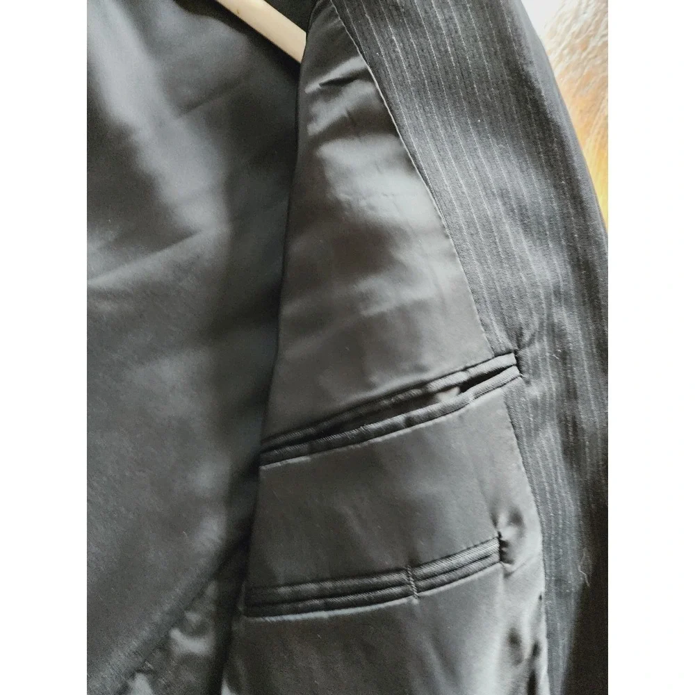 Jos A Bank Mens Suit Jacket Black Pinstripe Single Breasted %100 wool Size 37RG